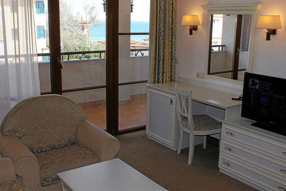 Helena Vip Villas And Suites Slantschew brjag Exterior foto