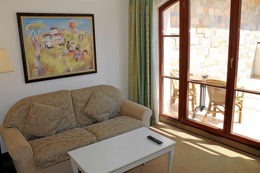 Helena Vip Villas And Suites Slantschew brjag Exterior foto