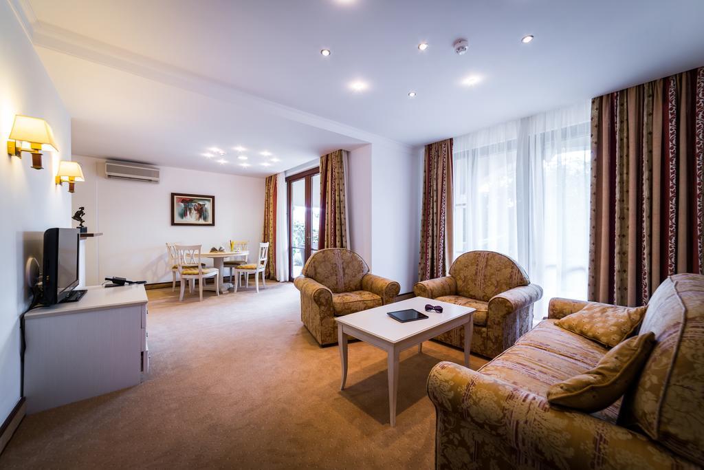 Helena Vip Villas And Suites Slantschew brjag Exterior foto