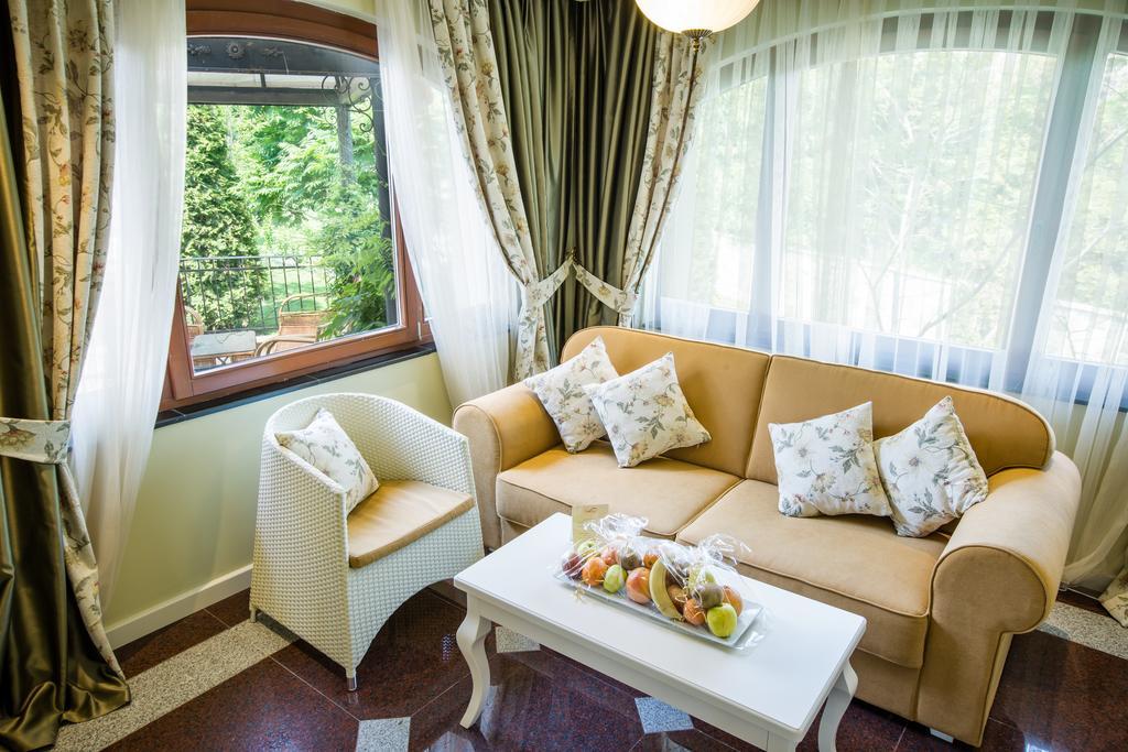 Helena Vip Villas And Suites Slantschew brjag Exterior foto