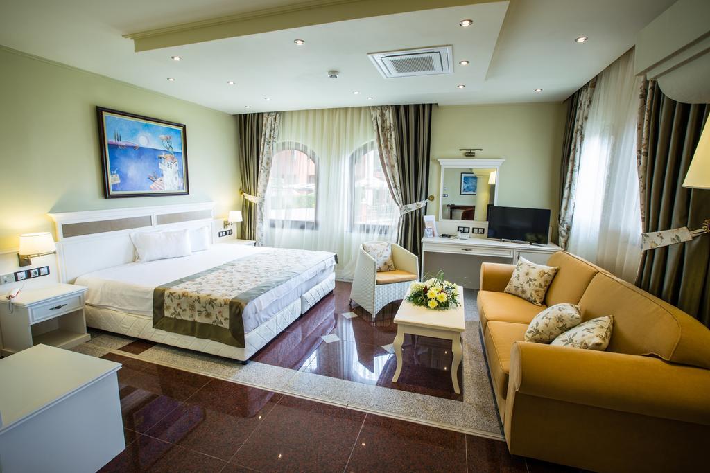 Helena Vip Villas And Suites Slantschew brjag Exterior foto